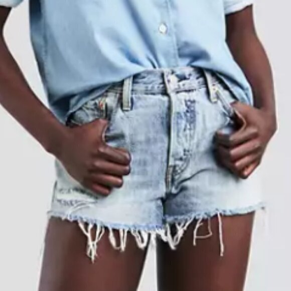 Levi's 501 Denim Shorts Distressed Classic Button Fly Shorts Size 27 - Picture 2 of 12